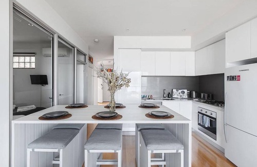 Bonbeach Apartment | Bonbeach Bliss - Contemporary Waterfront Living