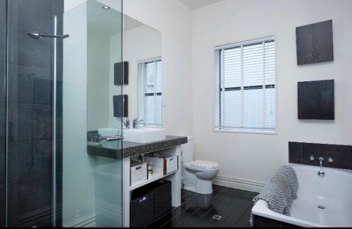 Dunedin City Centre Apartment | Bond Street Apartment Luxury 3 Bedroom