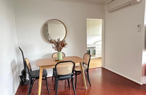 North Bondi Apartment | Bondi Beach Air Con, Parking and Pool