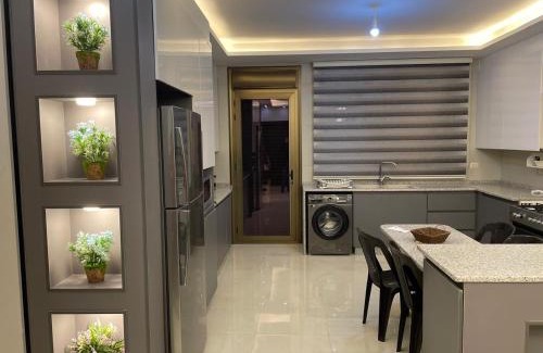 Al Jubeiha Apartment | Bondi