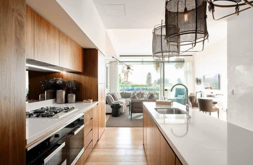 Bondi Beach Apartment | Bondi Luxury Apartment | Views | Parking