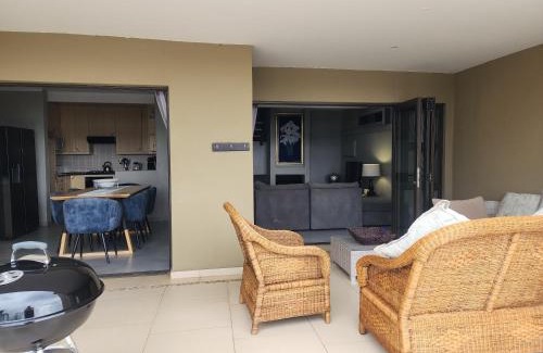 Kosmos Apartment | BondMakers Blue Canoe