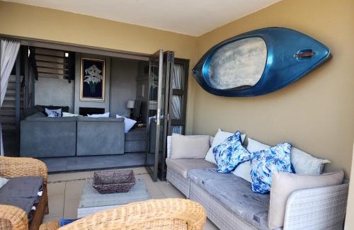 Kosmos Apartment | BondMakers Blue Canoe
