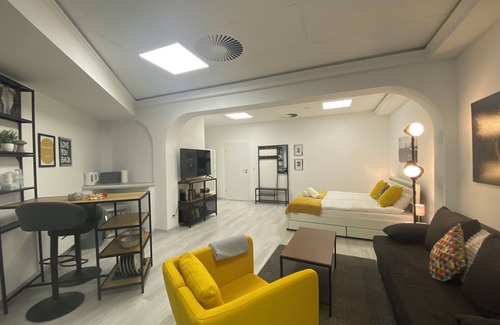 Troisdorf Apartment | bonquartier| Chic, urban oasis with workplace