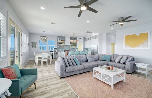 Surfside Beach House | Book any 3+ Night stay Get 2 Free Golf Carts Beach Luxury at an Affordable Rates