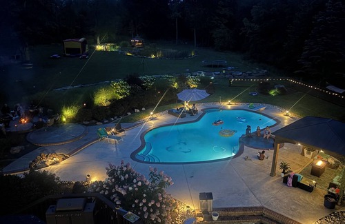 Zionhill House | Book your room and enjoy the backyard amenities including pool, gazebo and ponds