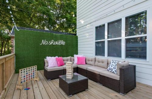 North Nashville House | Booking Fast 12 Beds Large Yard Free Parking
