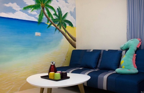Taitung City Centre Bed & Breakfast | Books & Woods B&B