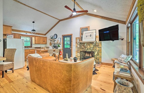 Boone Cabin | Boone Hideaway w/Deck, Grill & Forest Views!