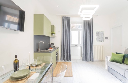 Cernobbio Apartment | Bordeaux & Green Apartments in Cernobbio