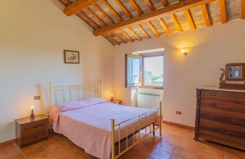 Crecchio House | Borgo Agrituristico Il Pino by Interhome