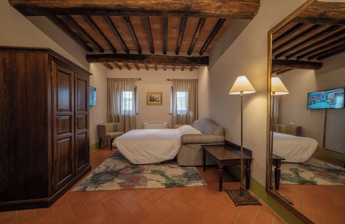Gaiole in Chianti Hotel | Borgo Le Noci Chianti Retreat & Pool