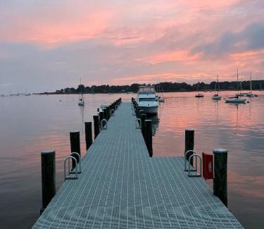 Stonington House | Borough Beach Apartment