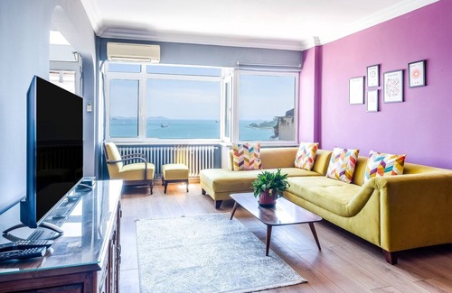Kabatas Apartment | Bosphorus View Flat 5 min to Istiklal Street