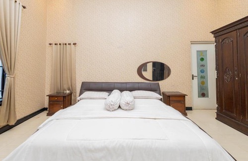 Serang Hotel | Boss Residence Serang Mitra RedDoorz