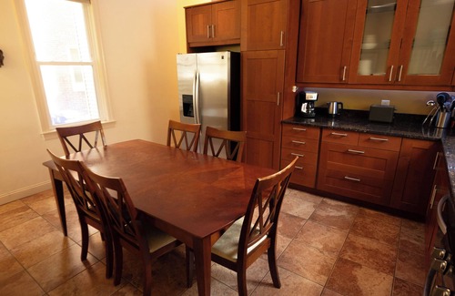 Egleston Square Apartment | Boston's Jamaica Plain 2 bdrm w/central air, parking, laundry, BBQ, & WiFi