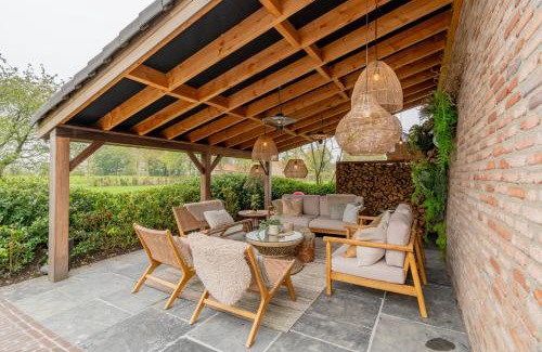 Oostkamp Villa | Botanic Experience Holiday House