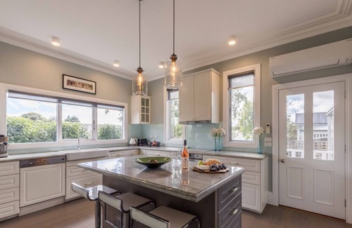 Woodend House | Botanic House in Woodend