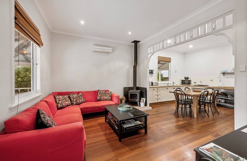 Yallingup Cottage | Bottlebrush Cottage & Studio