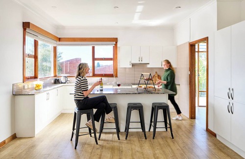 North Hobart House | Boujee on Burnett - Has all the charm that North Hobart has to offer!
