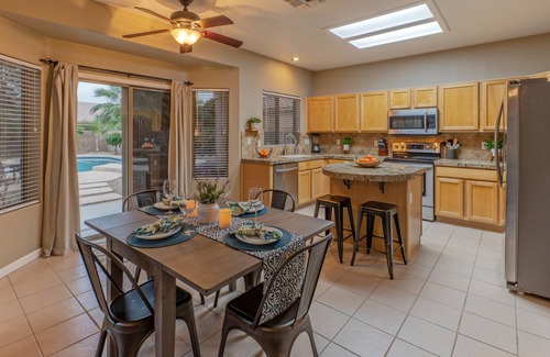Boulder Mountain Highlands House | Boulder MT Highlands: Near Golf & Trails, POOL w/Opt Heat, Spa, Putt Green, King Beds & TVs All BRs