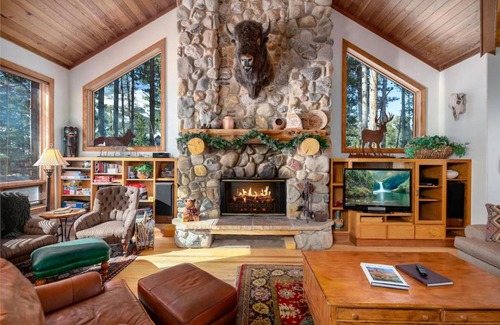 Boulder Ridge House | Boulder Ridge Lodge Huge Ski In Home Sleeps 22