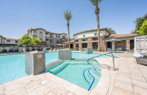 Glendale Sports and Entertainment District Apartment | Boulevard Stays Luxe 2BR by Stadium Pool Parking Gym 02