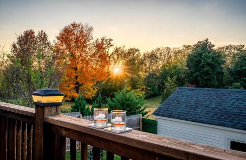 Springfield House | Bourbon Trail Fall Stay Hot Tub 3 King Suites in Kentucky