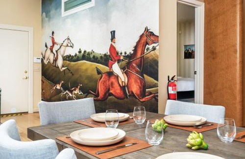 Frankfort House | Bourbon Trail - Golf Sim, Speakeasy, Sauna, Hot Tub