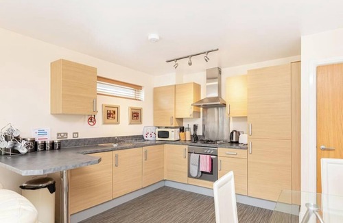Southbourne Apartment | Bournecoast: Stylish flat - Two Balconies with Sea Glimpses - Parking - FM9625