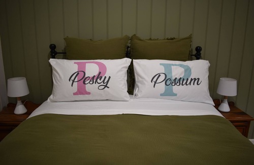 Seymour Bed & Breakfast | Boutique creek side B&B. Walking distance to everything.