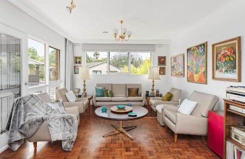 Mount Waverley House | Boutique Stays - That 70s House