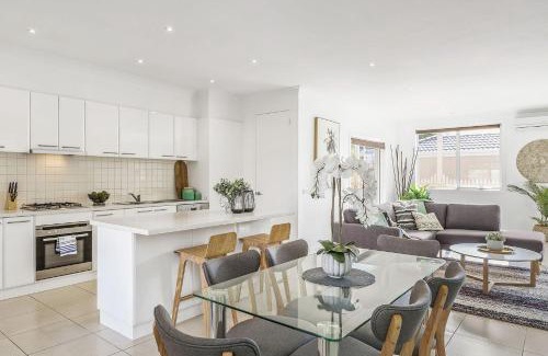 Mentone House | Boutique Stays - The Richardson