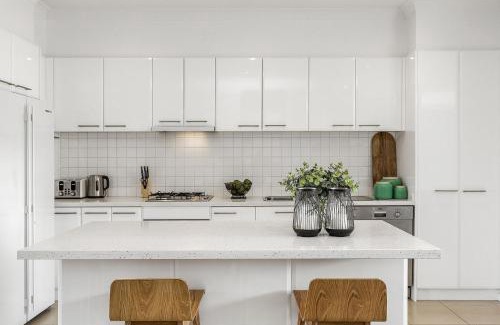 Mentone House | Boutique Stays - The Richardson