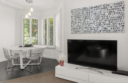 East Melbourne Apartment | Boutique Stays - Wellington Mews