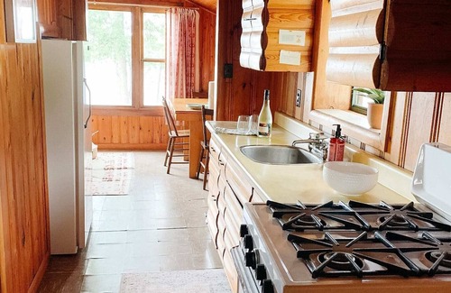 Sioux Narrows Nestor Falls Cabin | Bowerbird Beach Camp Cabin #3
