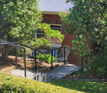 South Hobart Villa | Bowen Toft House- South Hobart, home from home