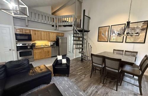 Boyne Falls House | Boyne Mountain Condo -Sleeps 12