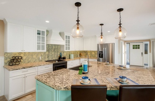 Palma Sola House | Bradenton Gem w/Heated Pool & Yard Next To AMI