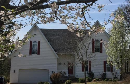Branson House | Bradford House Bed and Breakfast