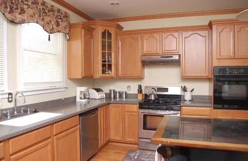 Nathalie Bed & Breakfast | Bradley House Bed and Breakfast