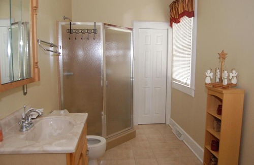 Nathalie Bed & Breakfast | Bradley House Bed and Breakfast
