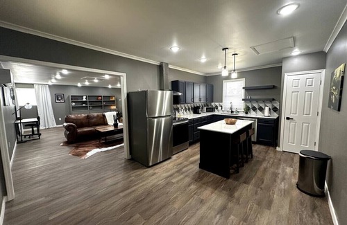 Turner Park Apartment | Brady - Industrial Man Cave