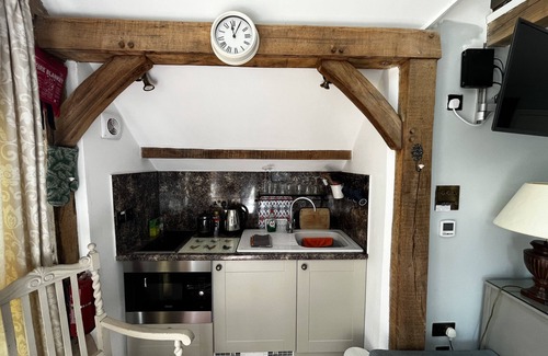 Turville House | Bramble Bank 'cartshed'-1 Bed Cottage-sleeps 2