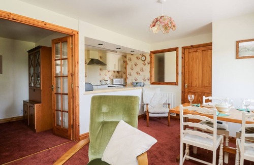 Thornthwaite Cottage | BRAMBLE COTTAGE, pet friendly, with a garden in Braithwaite