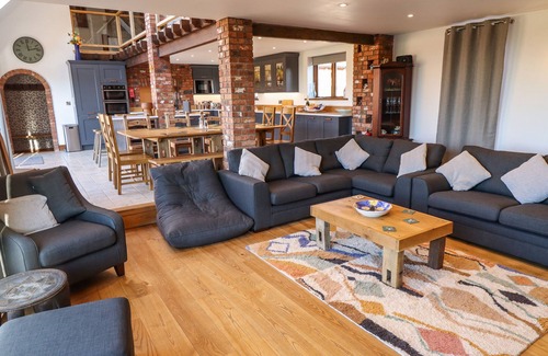Spilsby House | BRAMBLEBERRY BARN, pet friendly, luxury holiday cottage in Spilsby