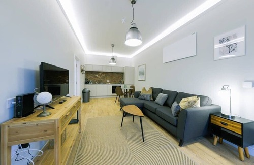 Patchway Apartment | Brand New 1 Bedroom Apartment Close to Cribbs Causeway!