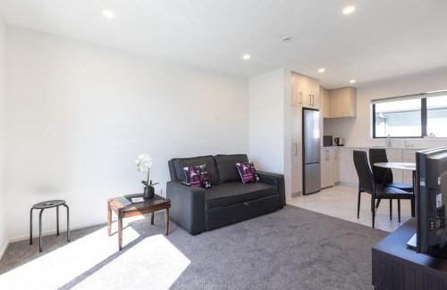 Christchurch House | Brand new 2 bed ocean view!