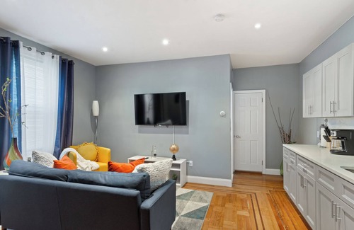 Pelham Bay House | Brand new 2 bedroom apartment in the schuylerville section on the Bronx