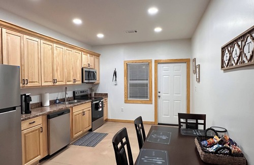 Meridian House | Brand new 2-bedroom house in outskirts of Meridian with WiFi, AC